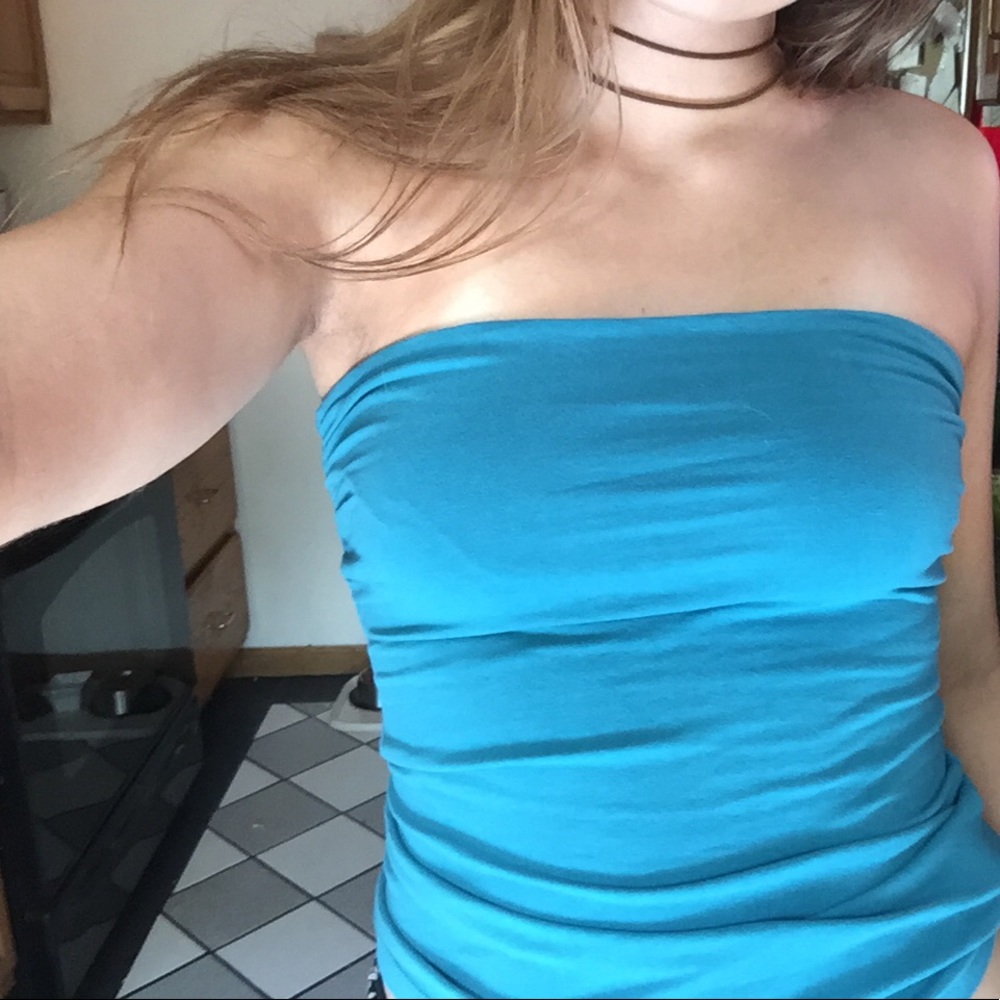 ✨EVERYTHING MUST GO✨ Blue tube top
