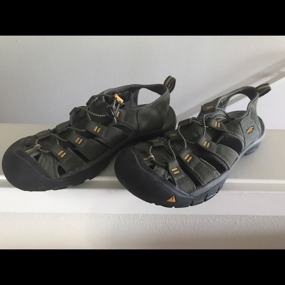 Men's Keen sandals, olive green/yellow accents