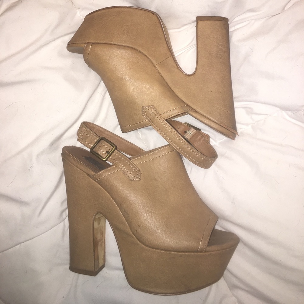 Camel Steve Madden Wedges