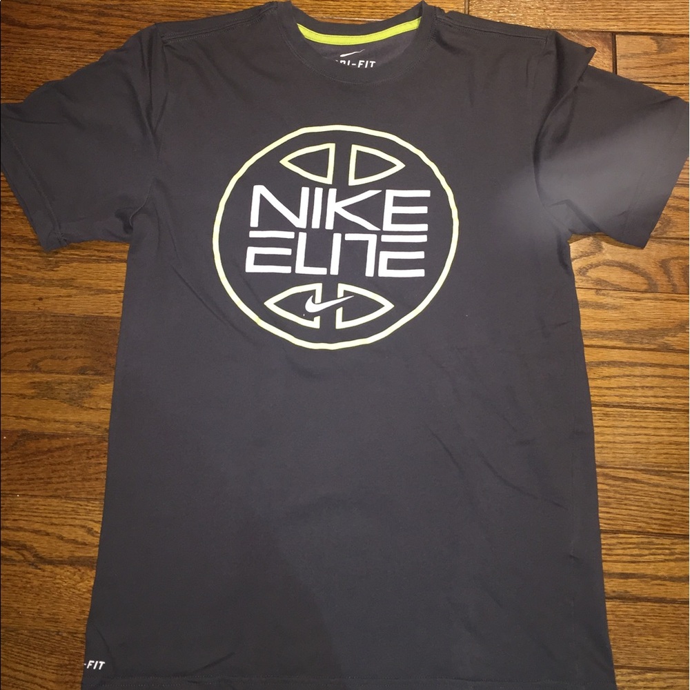 Nike elite t-shirt size small