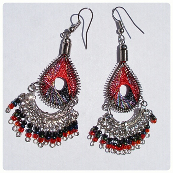 RUBY AND BLACK PERUVIAN SILK EARRINGS! - Picture 2 of 3