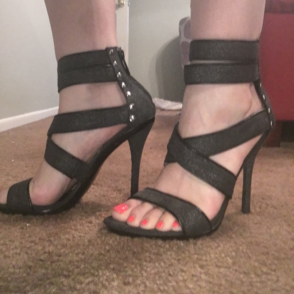 NWOT strapped denim heel
