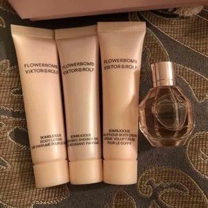 BNIB Victor And Rolf Flowerbomb set