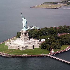 Meet your Posher, Lotfi