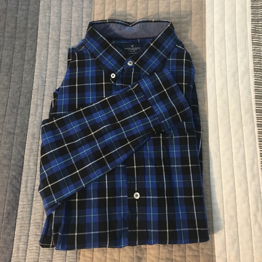 American Eagle blue plaid shirt