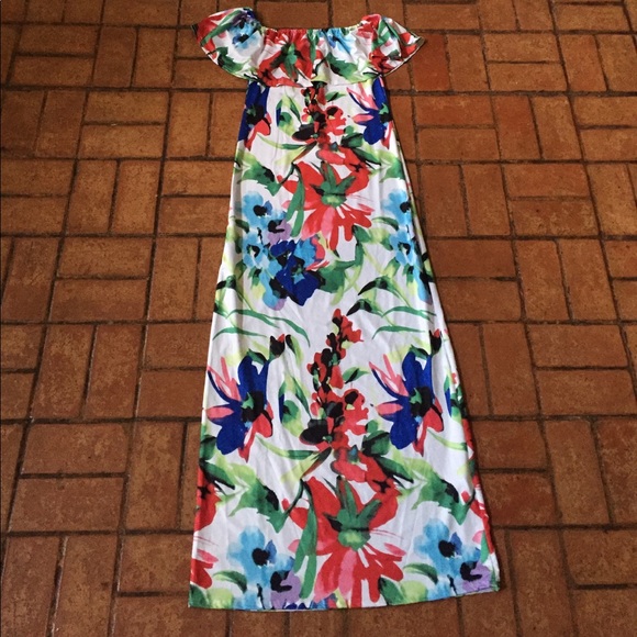 Off shoulder maxi dress - Picture 2 of 4