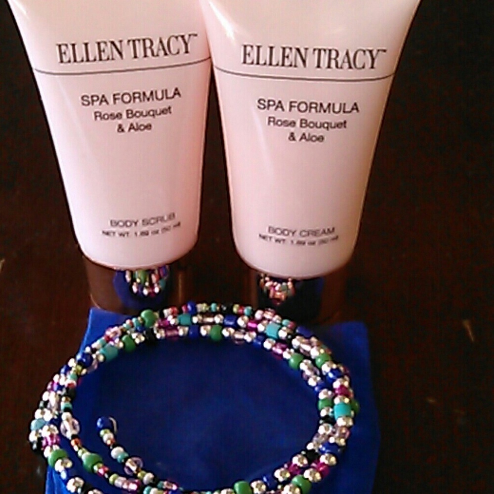 Ellen tracy Rose Bouquet gift!