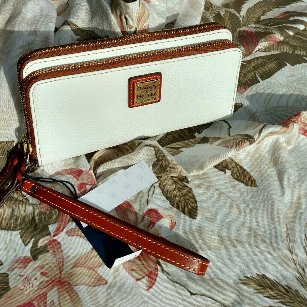 Dooney and Bourke Clutch Wallet NWT