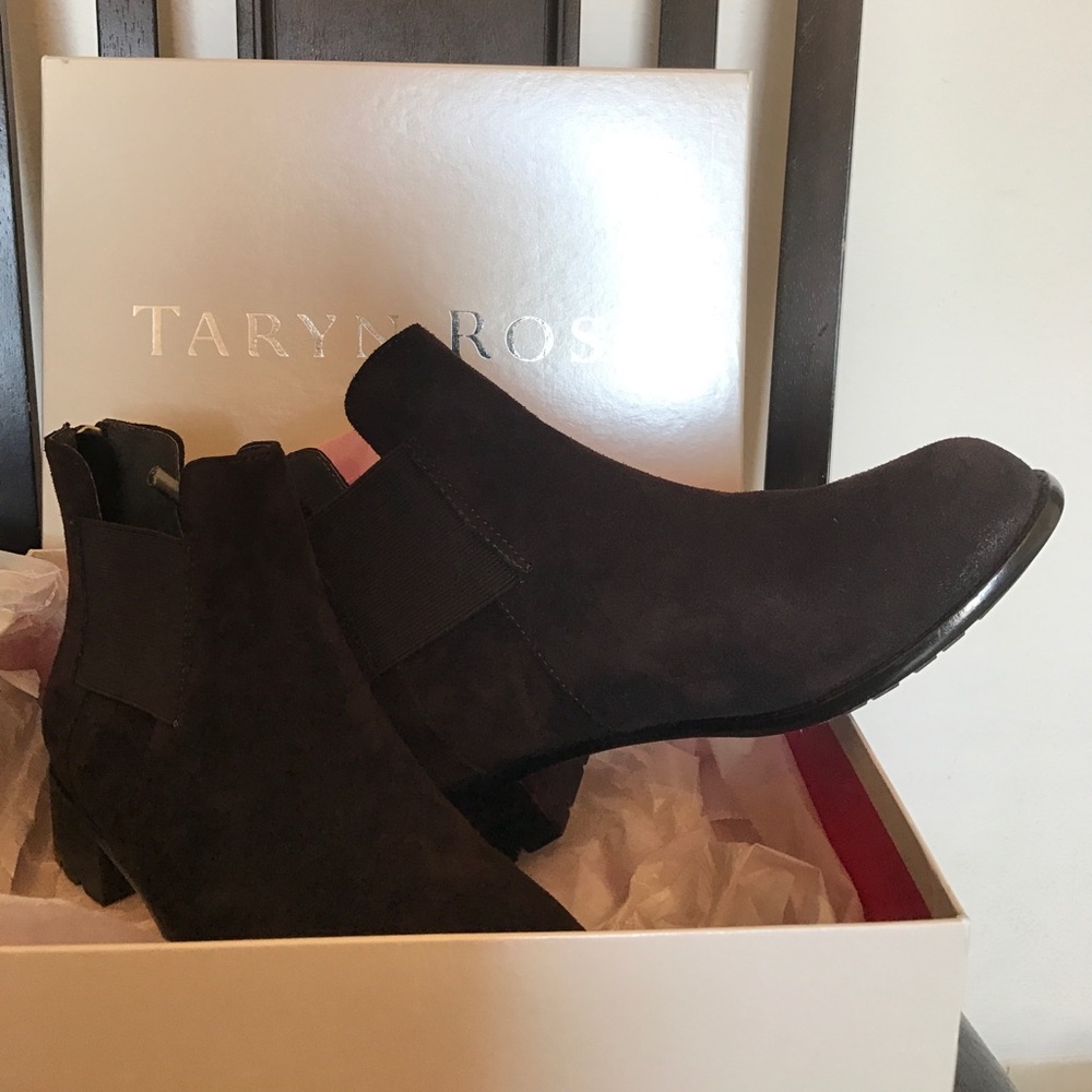 Taryn Rose bootie- New- Traze style.