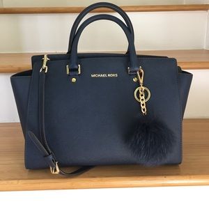 Michael kors large navy Selma