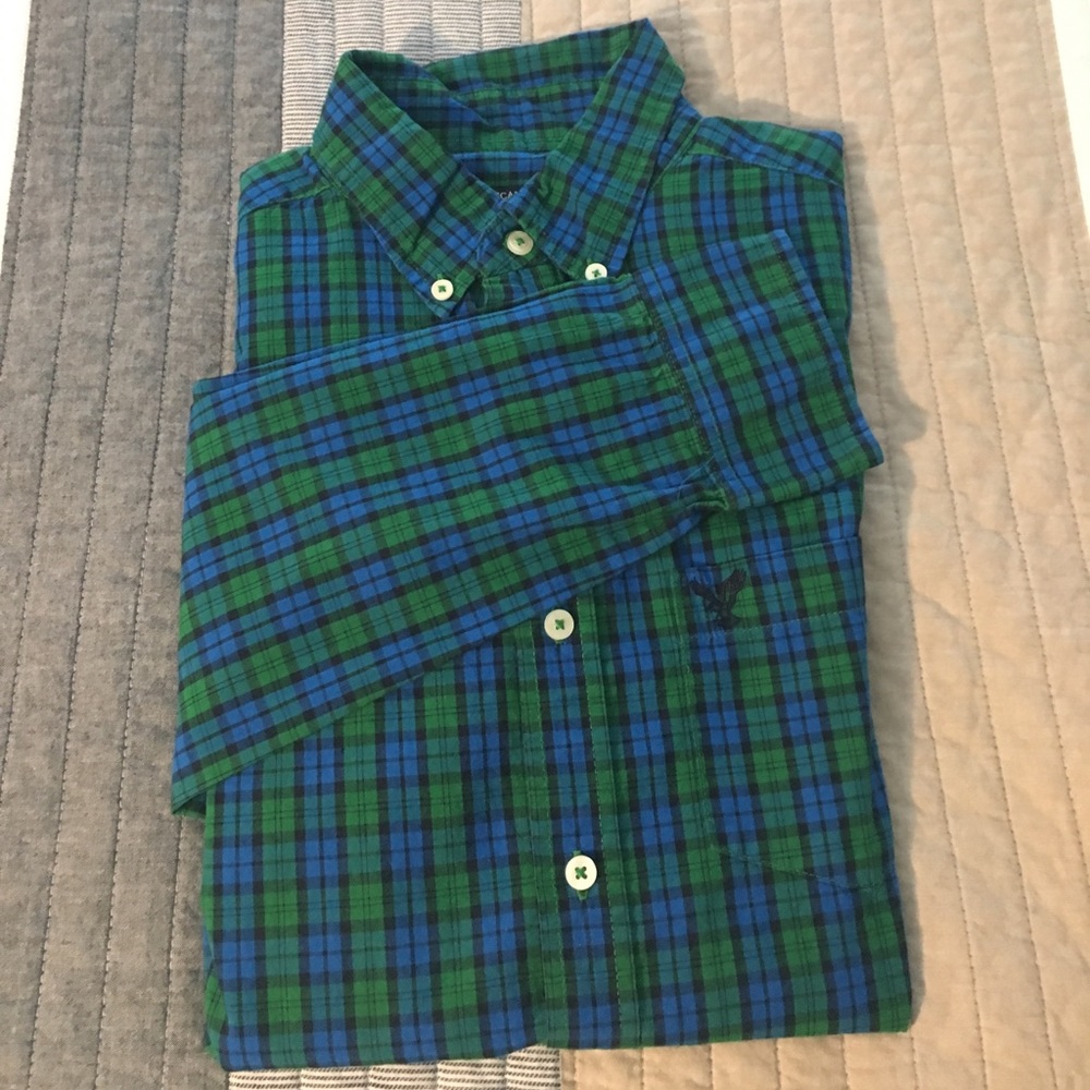 American Eagle green and blue plaid shirt