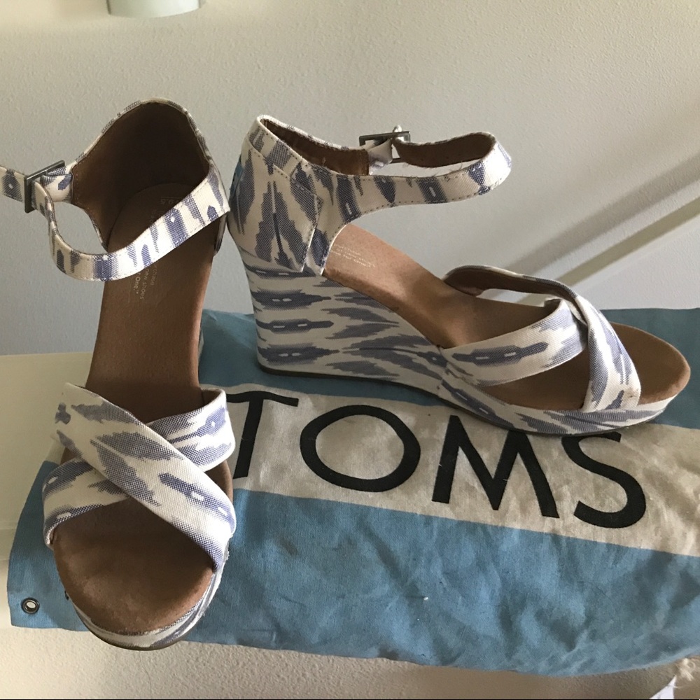TOMS Ikat blue/white wedges - worn once!