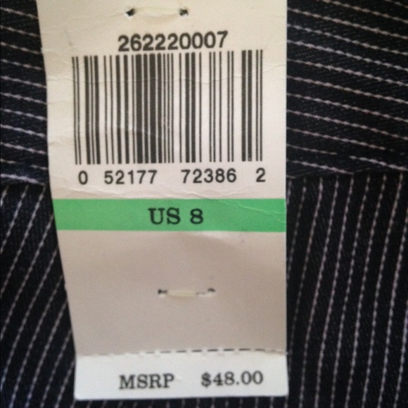 Dockers truly slimming soft capri nwt - Picture 3 of 4