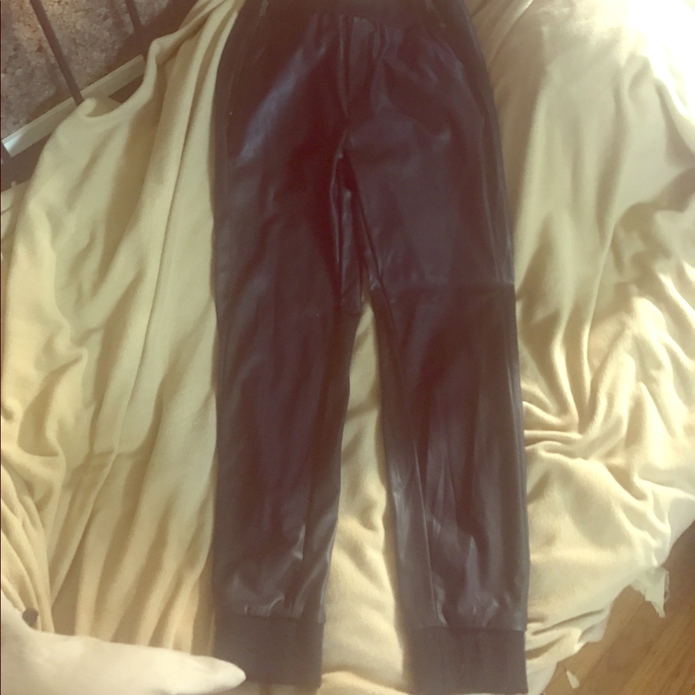 Faux leather skinny pants - Picture 2 of 2