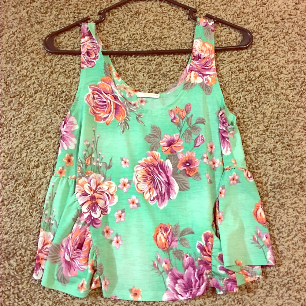 Cropped floral tank💕