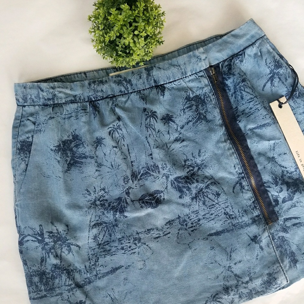 NWT💚denim skirt