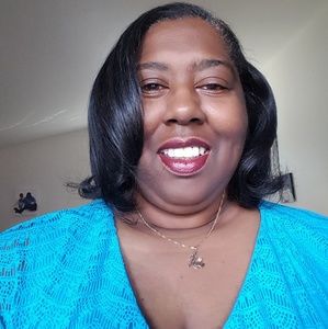 Meet your Posher, Valarie