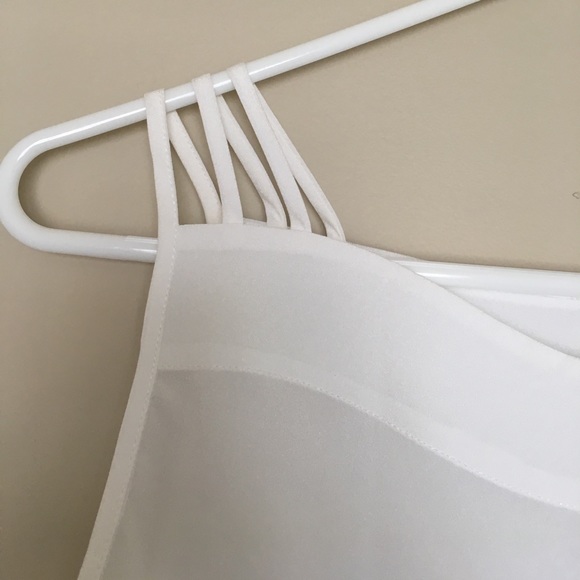 White asymmetrical blouse - Picture 2 of 3