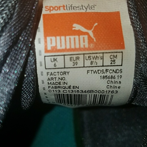 *SOLD* Puma women's sneakers - Picture 2 of 2