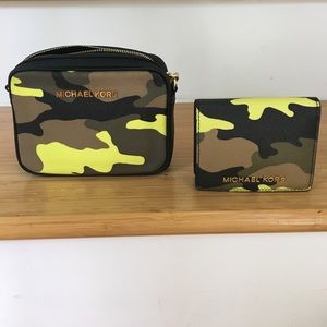 Michael kors small jet set camo crossbody.