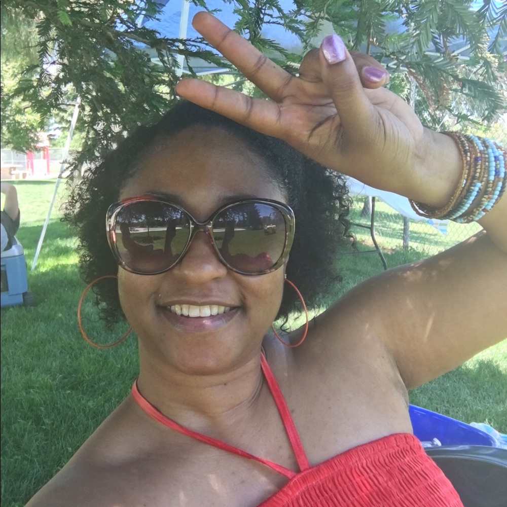 Meet your Posher, Allegra