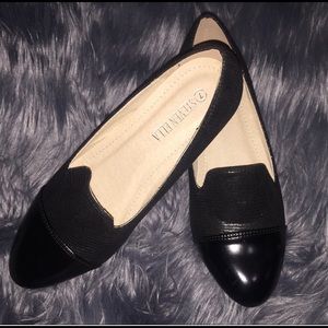 Gloria's black print flat shoes Sz 8.5