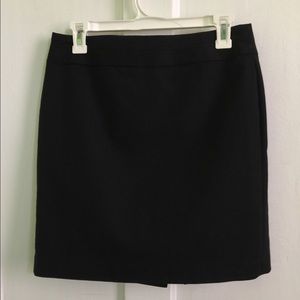 Black Banana Republic Mini Skirt, Size 6 Petite