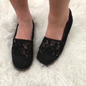 Mossimo black lace flats!