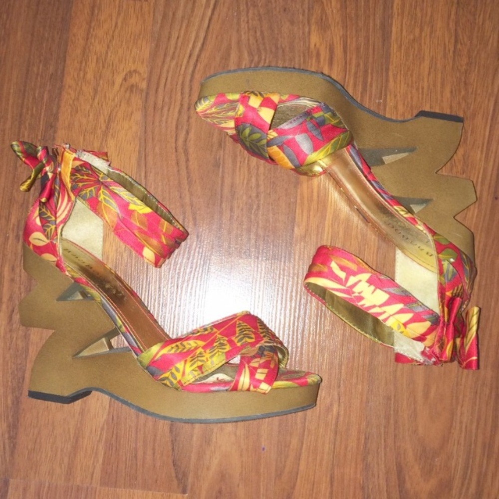 Bamboo Floral Peep Toe Wedge