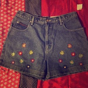 true vintage high-waisted jean shorts 🌸