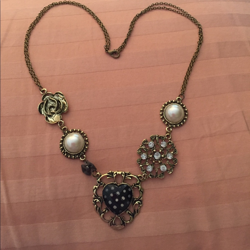 Art Deco inspired necklace - interesting 👁👁