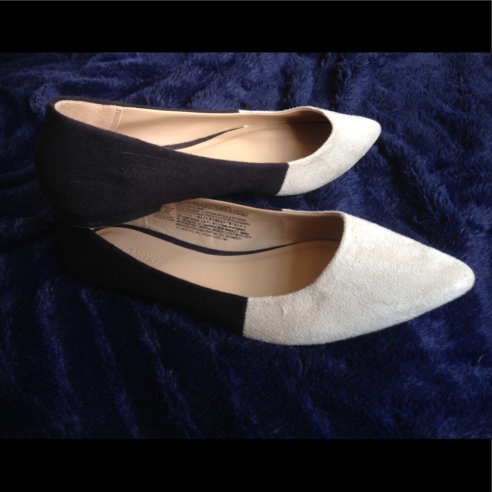 Size 6 Suede Black and Tan flats