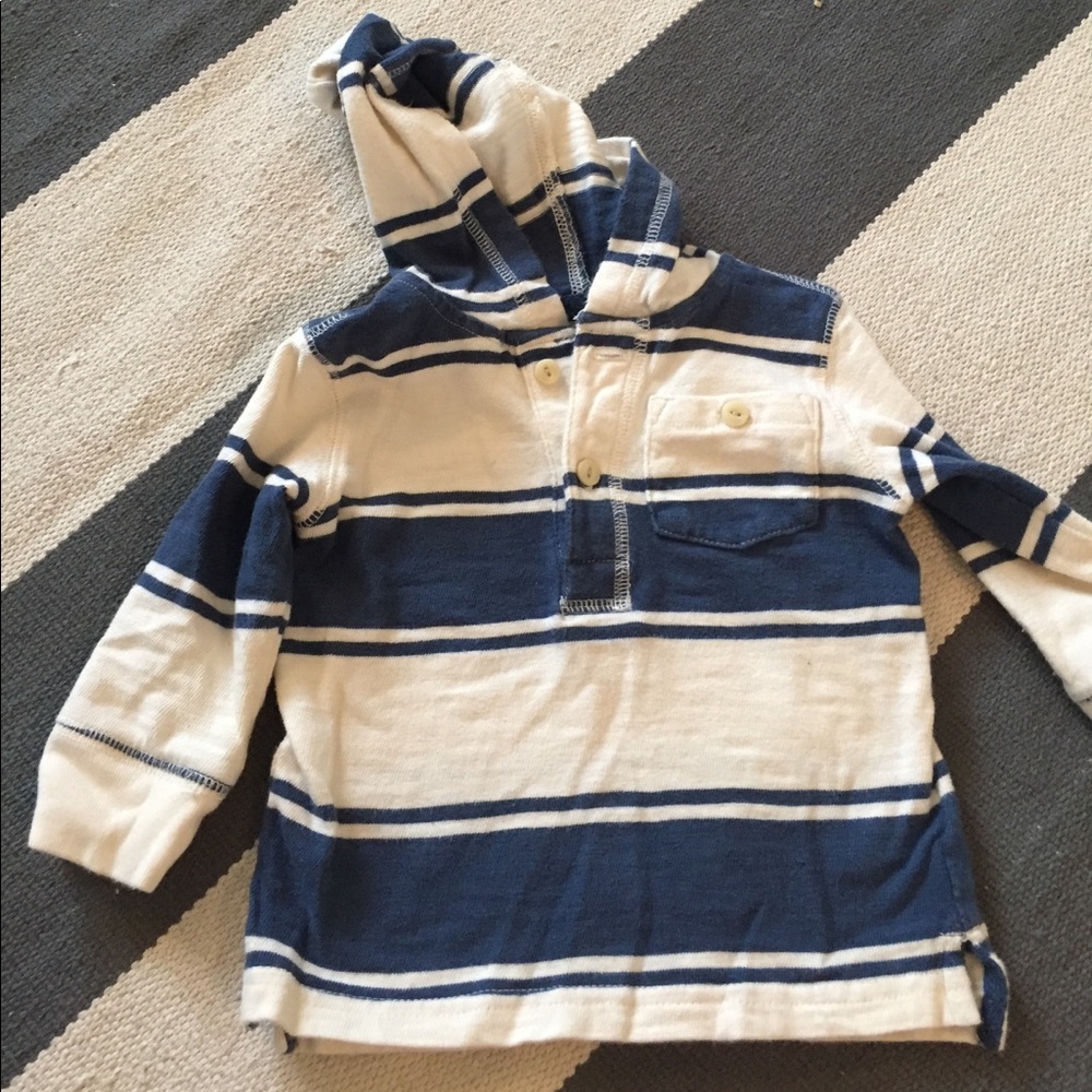 Navy and cream long sleeve hooded pullover. ⚓️