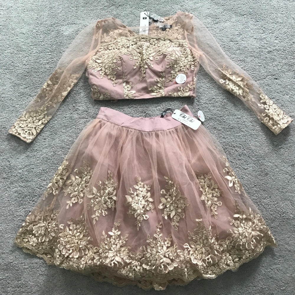 👗Chi Chi London Petite Embroidered Co-Ord Set