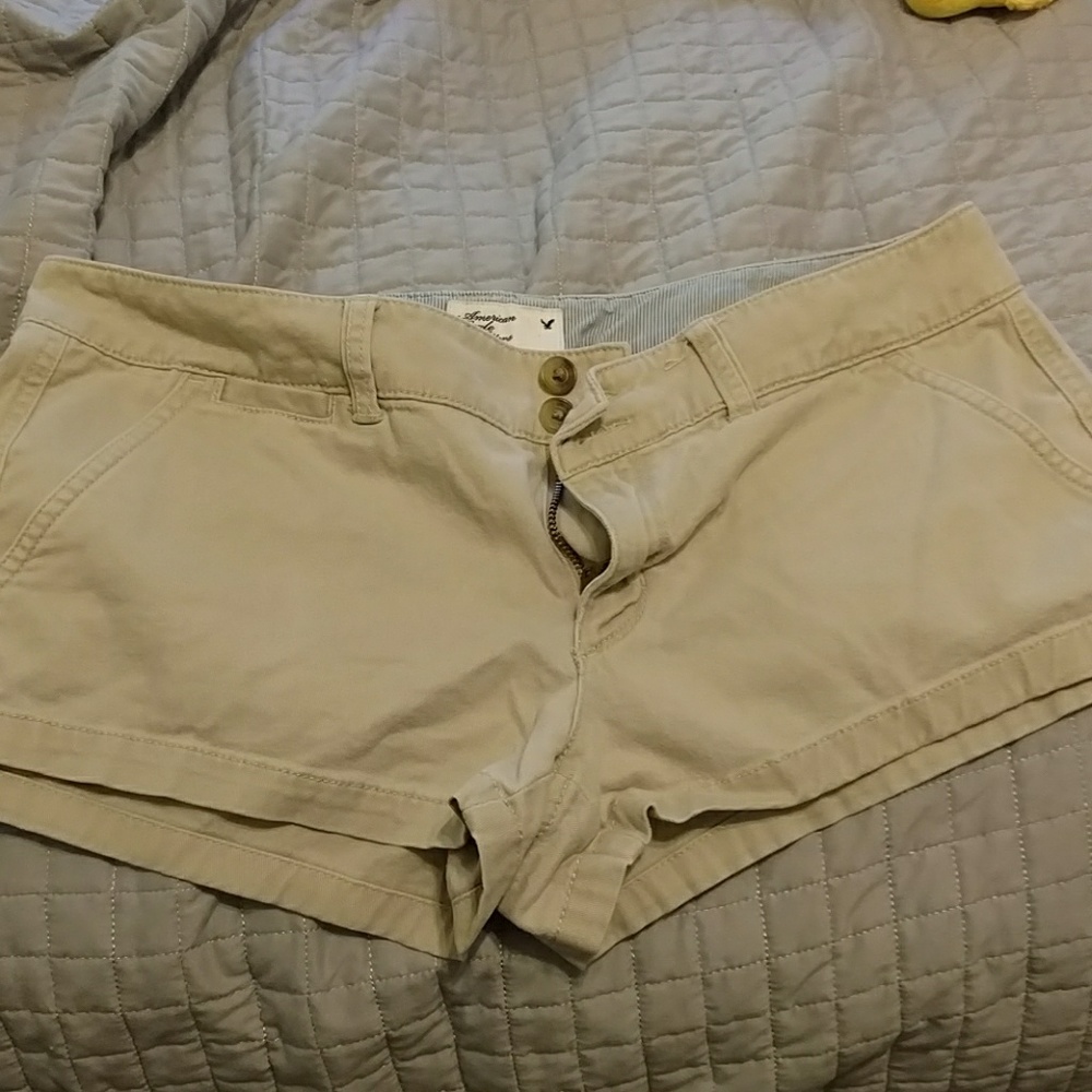 khaki short