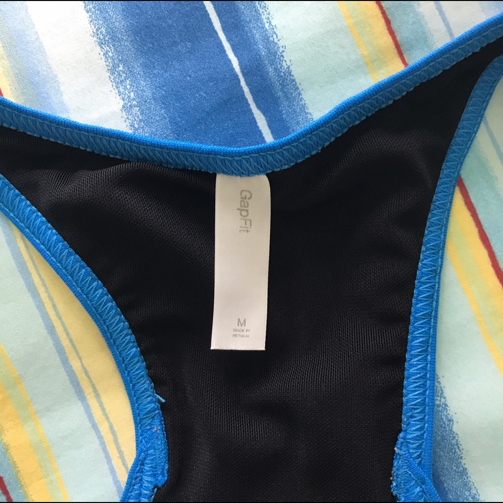 GapFit Racerback Shelf Tank - Picture 4 of 7