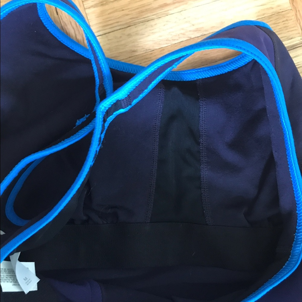 GapFit Racerback Shelf Tank - Picture 5 of 7