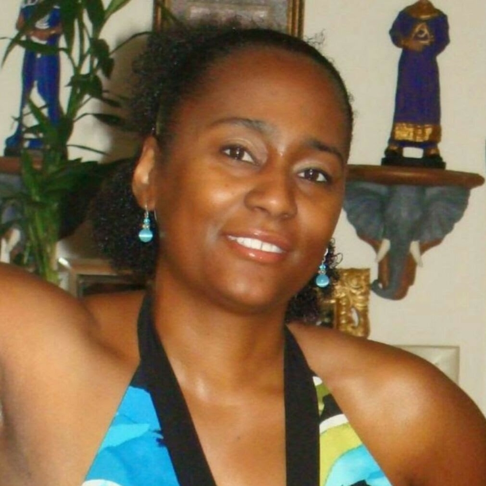 Meet your Posher, Hakima
