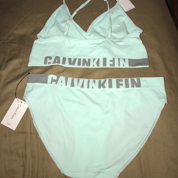 •Calvin Klein Sport Bra & Panty Set - Picture 2 of 2