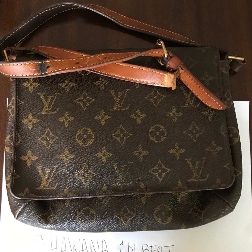 Authentic Louis Vuitton Musette