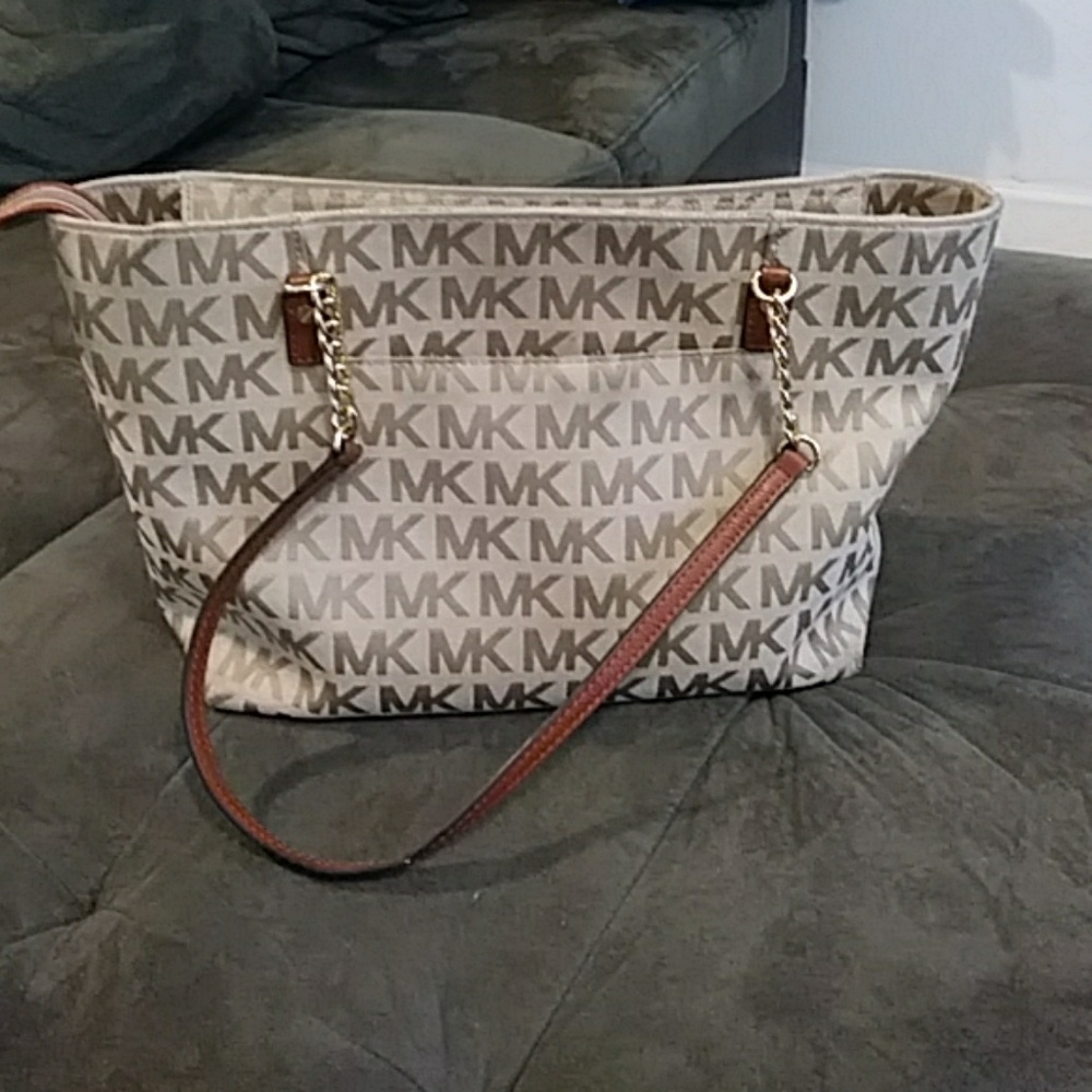 Michael kors purse