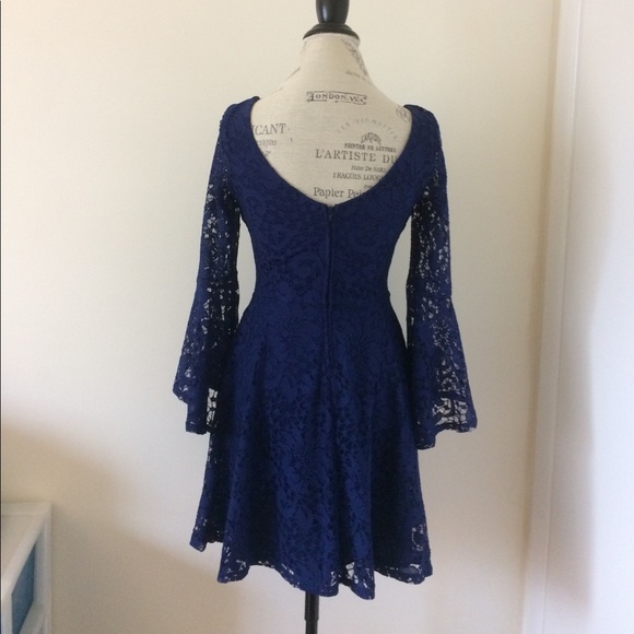 Lace Long Sleeve Dress - Picture 3 of 5