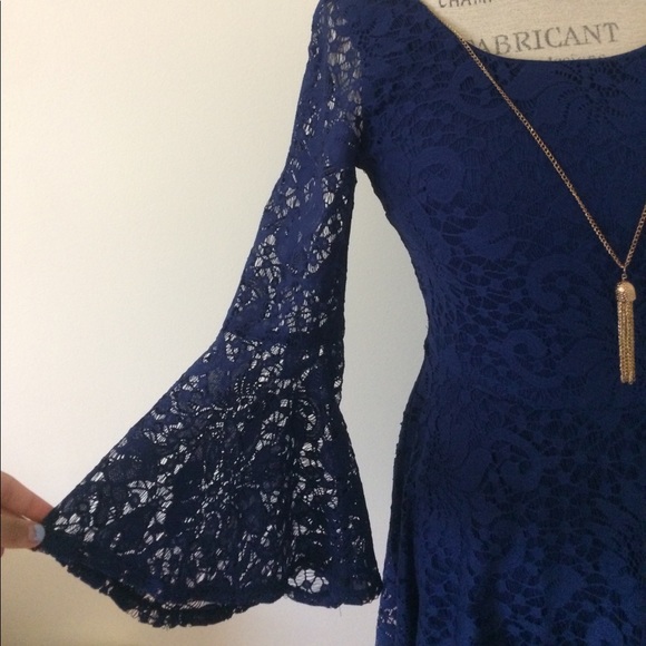 Lace Long Sleeve Dress - Picture 5 of 5