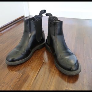 Doc Marten Flora chelsea boots