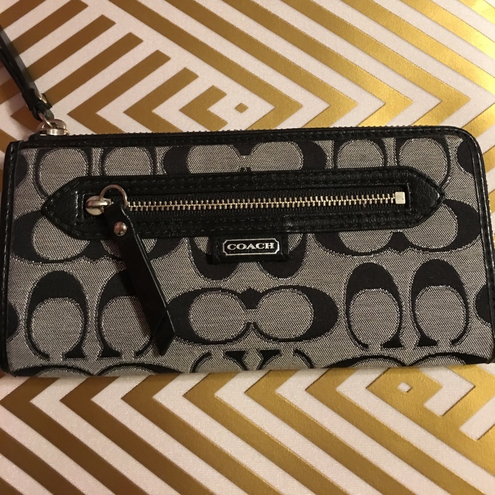 New never used COACH WALLET