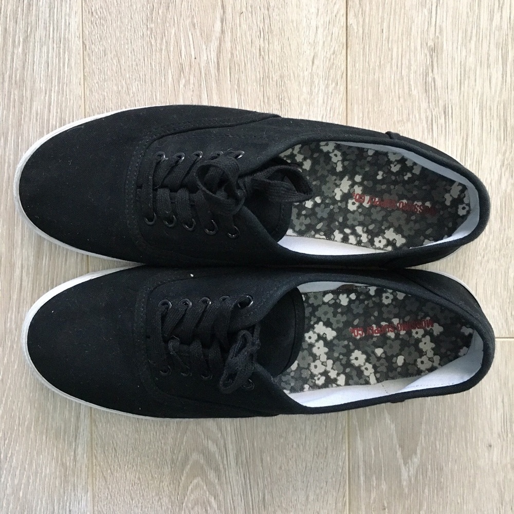Mossimo Canvas Sneakers
