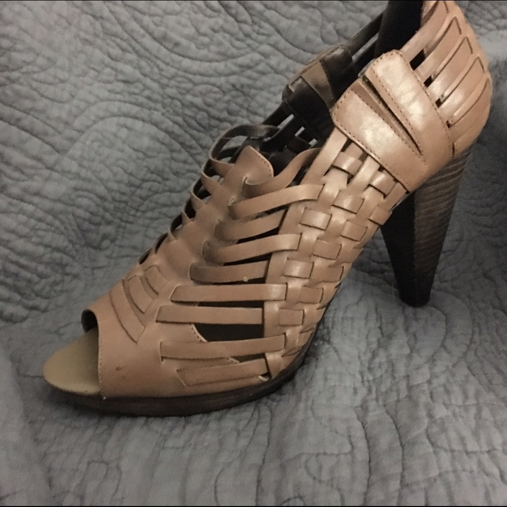 Banana Republic Tan Leather Heels