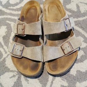 Birkenstocks Arizona suede