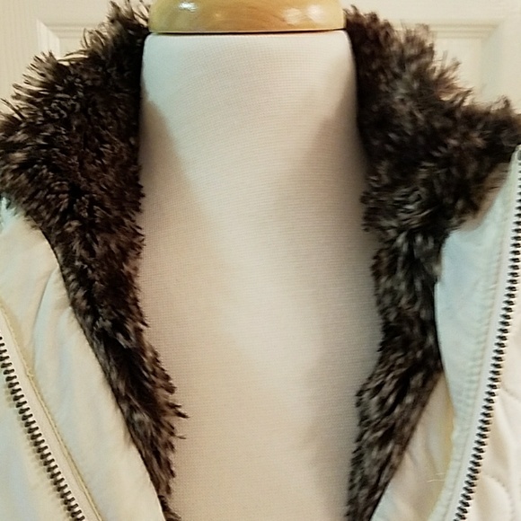 Cream Colored Faux Fur Quilted Vest - Picture 3 of 8