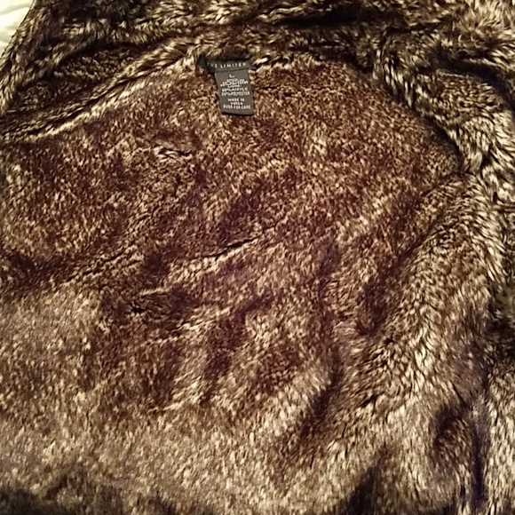 Cream Colored Faux Fur Quilted Vest - Picture 7 of 8